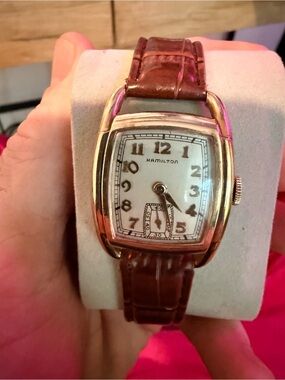 Hamilton Vintage 10k GF 17j Wristwatch in Gold Tone with Brown Leather Strap